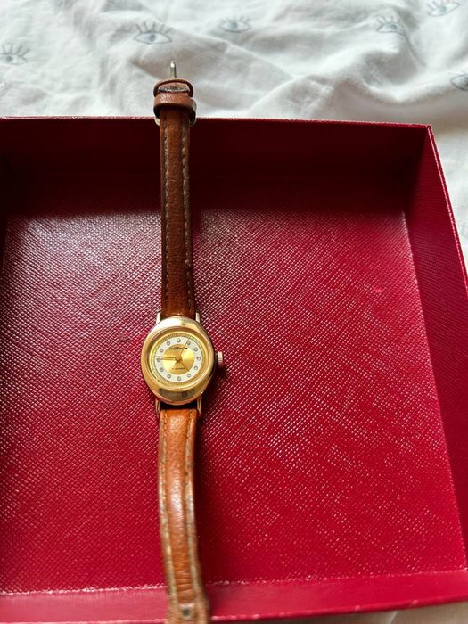 Продам часы золото