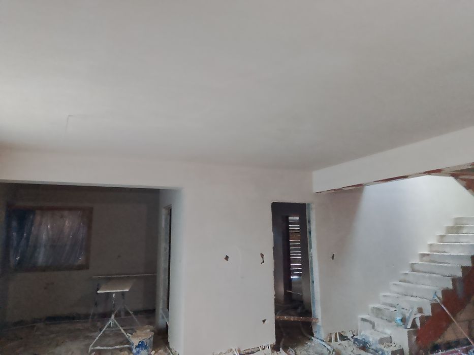 Tynki maszynowe gipsowe cementowe