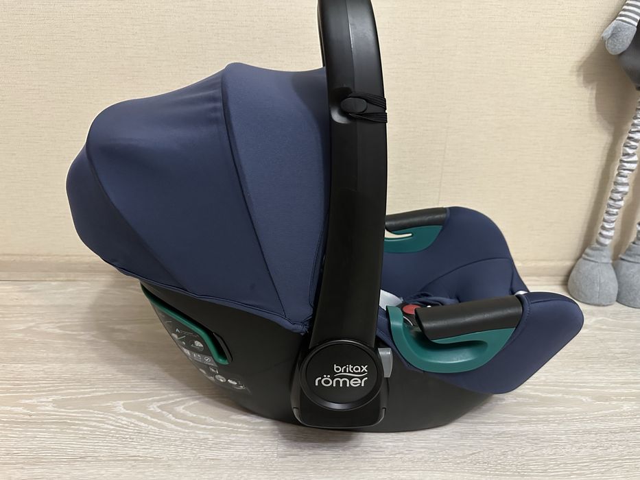 Автокрісло Britax Römer Baby-Safe 3 i-Size автокрісло
