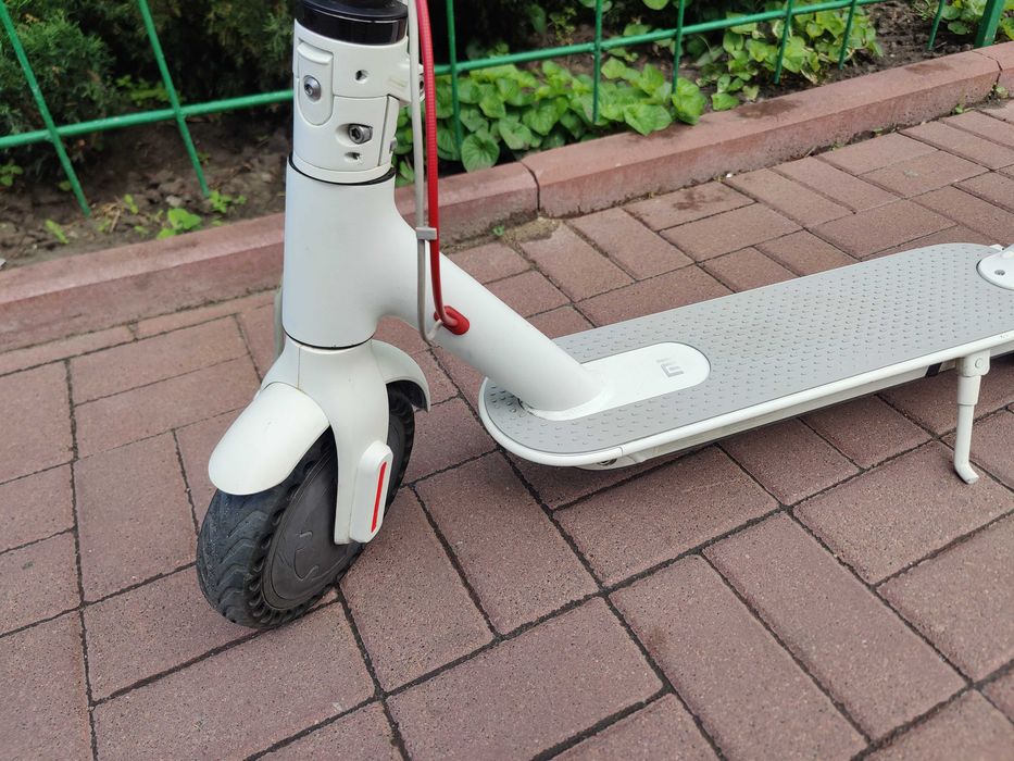 Електросамокат Xiaomi Mi Electric Scooter M365 White (Європейська версія) оригінал