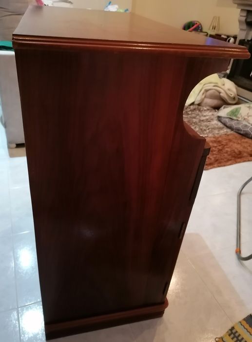 Móvel vintage em madeira