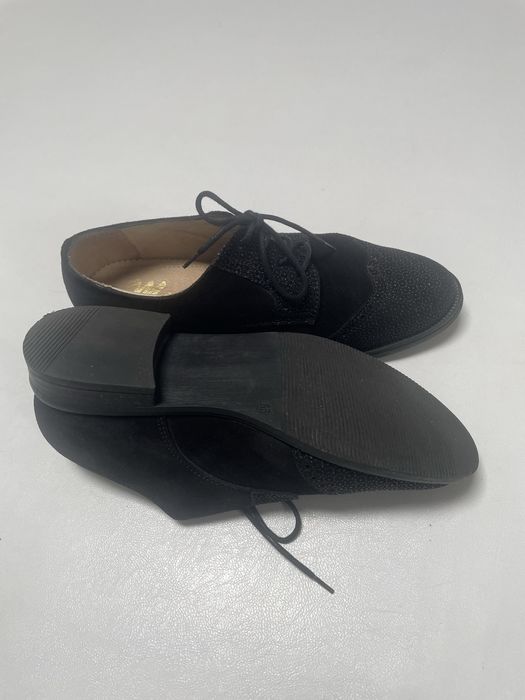 Sapatos classicos de cordão