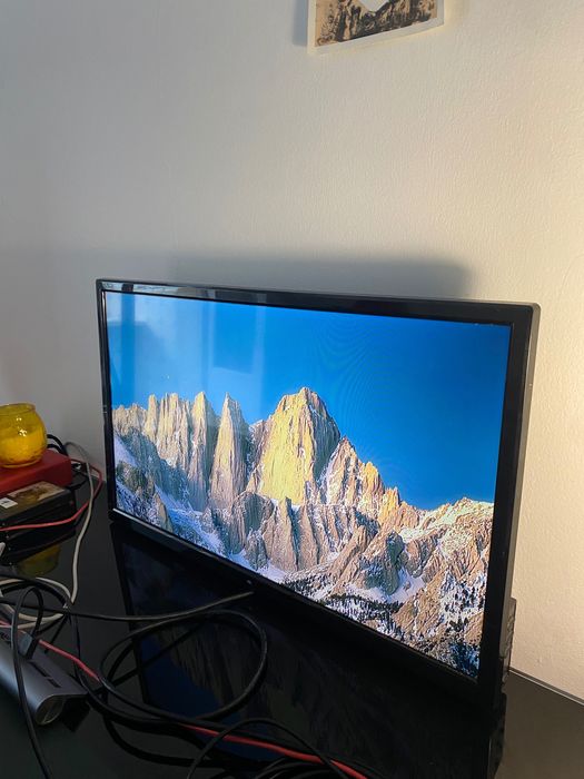Smart TV OLE LED HD 24"