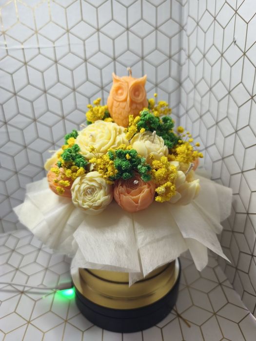 Flowerbox ze świecami sojowymi 
Dostępny od ręki 
Wysyłka InPost.