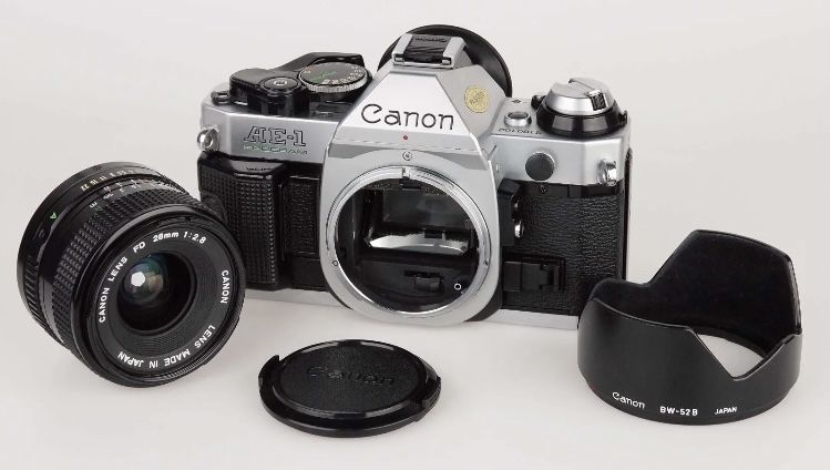Canon Ae-1 Program + Canon FD 28mm f2.8 - Q/Nova