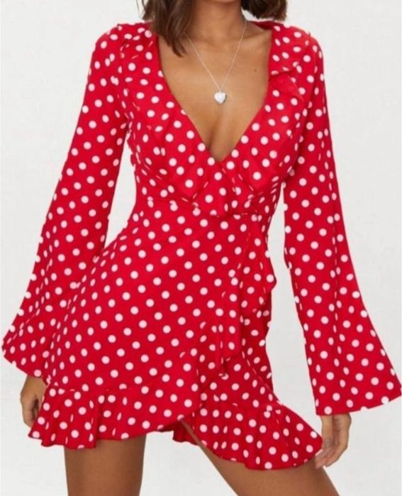 Сукня prettylittlething