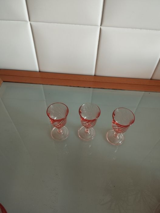 43 peças Novas- Pratos e copos arcoroc rosaline