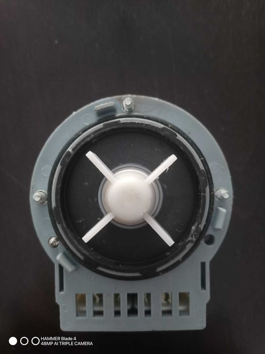 Silnik Askoll pompy odpływowej do pralki.