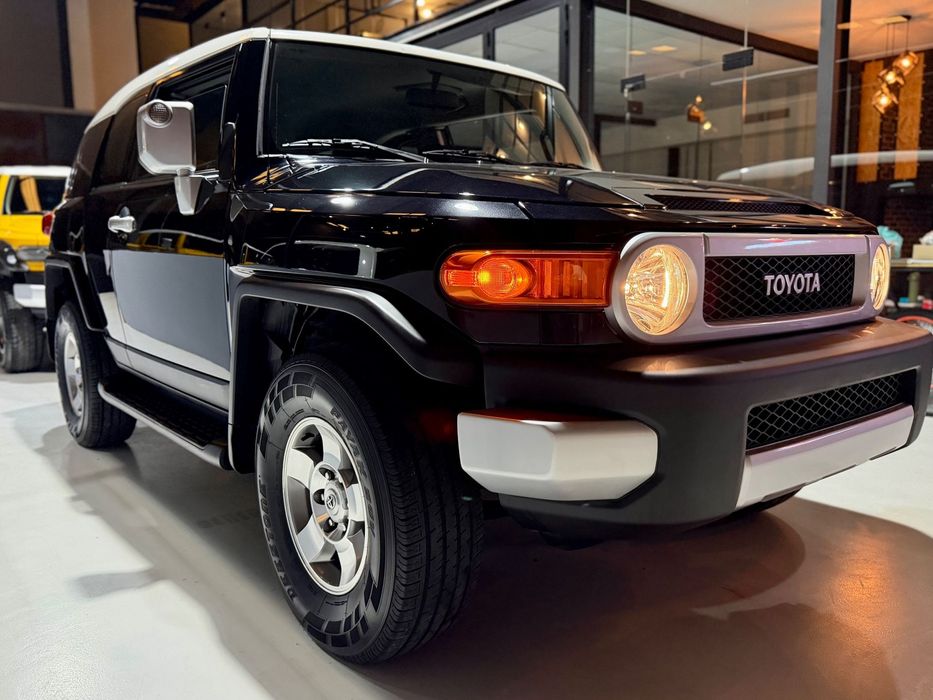 Toyota FJ Toyota FJ CRUISER - 4.0 V6 - Bezwypadkowa - GCC / Europa