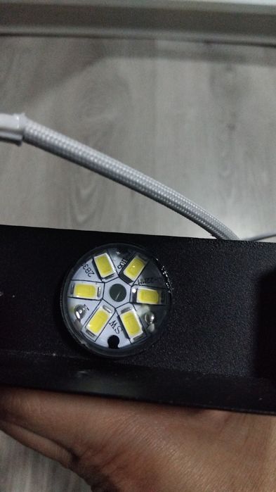 настінний світильник (бра)