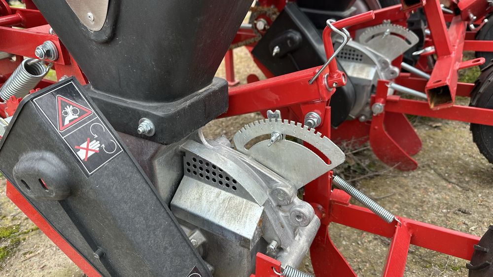 Сівалка універсальна просапна точного висіву УПС-8, УПС-6, УПС-4