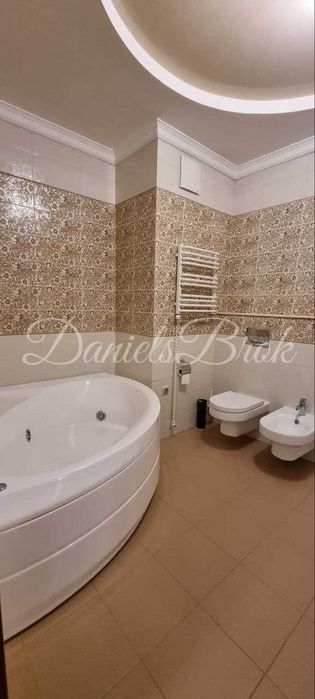 Аренда 4 комнатные апартаменты в ЖК Диамант