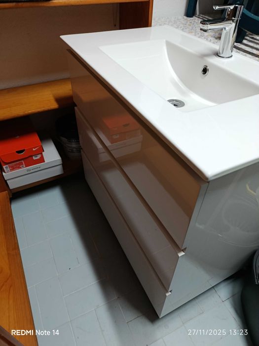 Móvel WC ,com tampo lavatório 1.20 cm