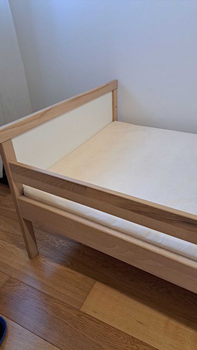 Cama de criança com colchão