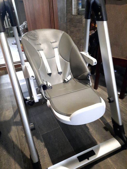 El Camino debut стільчик-качеля.
Стільчик-качелі