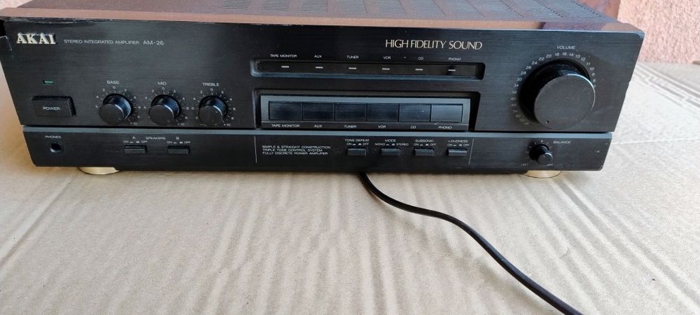 Wzmacniacz Akai am-26
