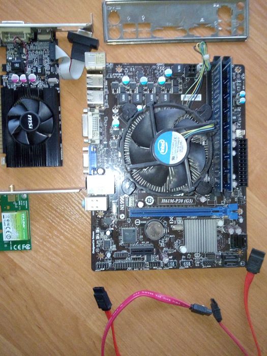 Płyta główna MSI H61M-P20(G3)-karta graficzna +niespodzianka
