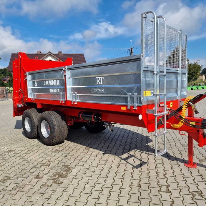 Rozrzutnik Roltrans 8 t, napęd hydrauliczny, 2 wałki pionowe