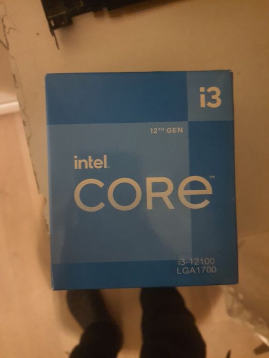 Intel i3 1200, 12100f з графікою