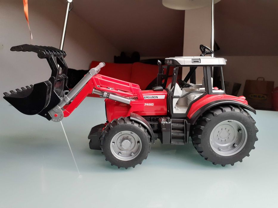 Trator Massey Ferguson 7480 (Bruder)