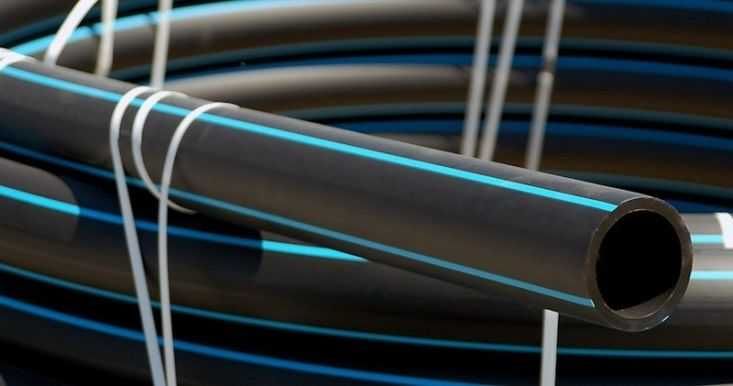 Труба чорна з синьою смужкою  ПХВ , ПЕ трубу для води