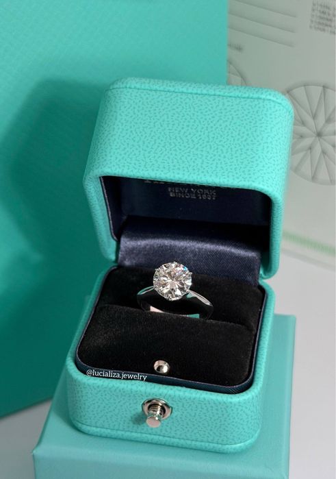 Каблучка з діамантом 2.50ct  G/VS2 Біле золото