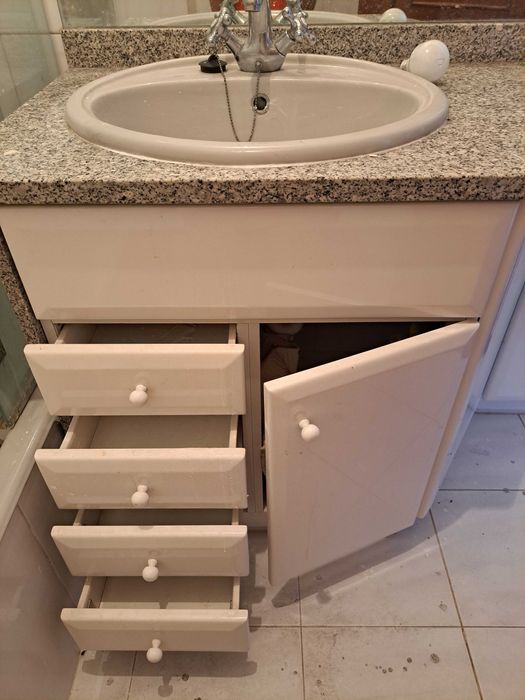 Móvel WC C/ Tampo granito + Sanita e Bidê (Como Novo) À melhor Oferta