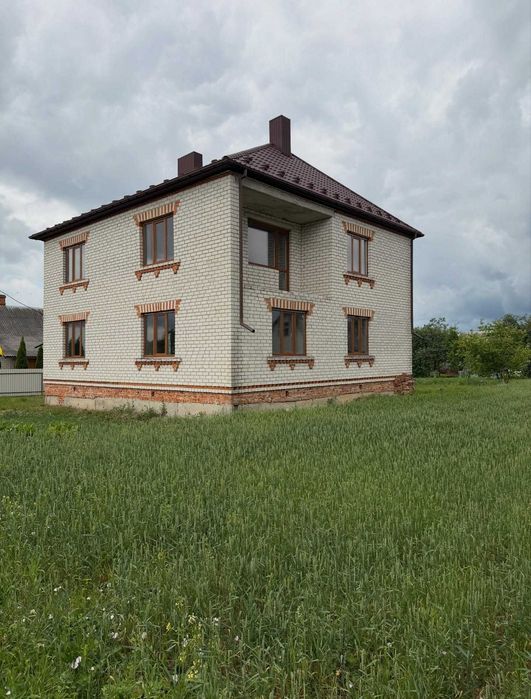 продаж будинку у с.Льотниче