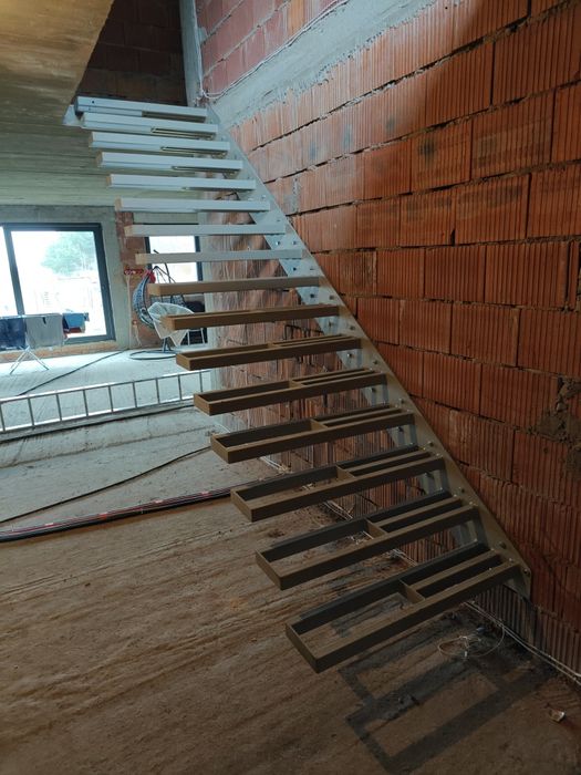 Schody półkowe stalowe