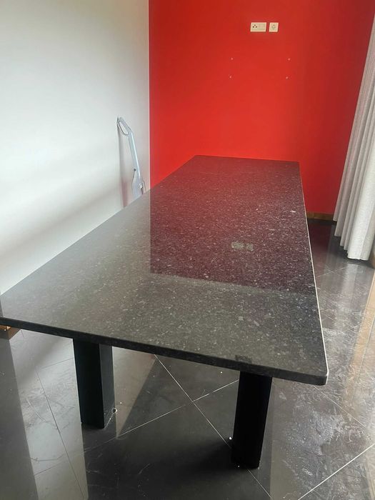 Mesa em pedra 3 metros