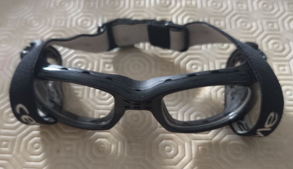 Armacao de oculos para desporto