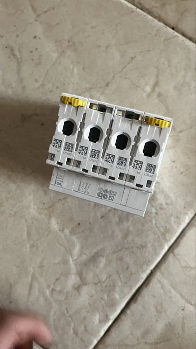 Schneider iC60N - Disjuntor - 4P - 10A