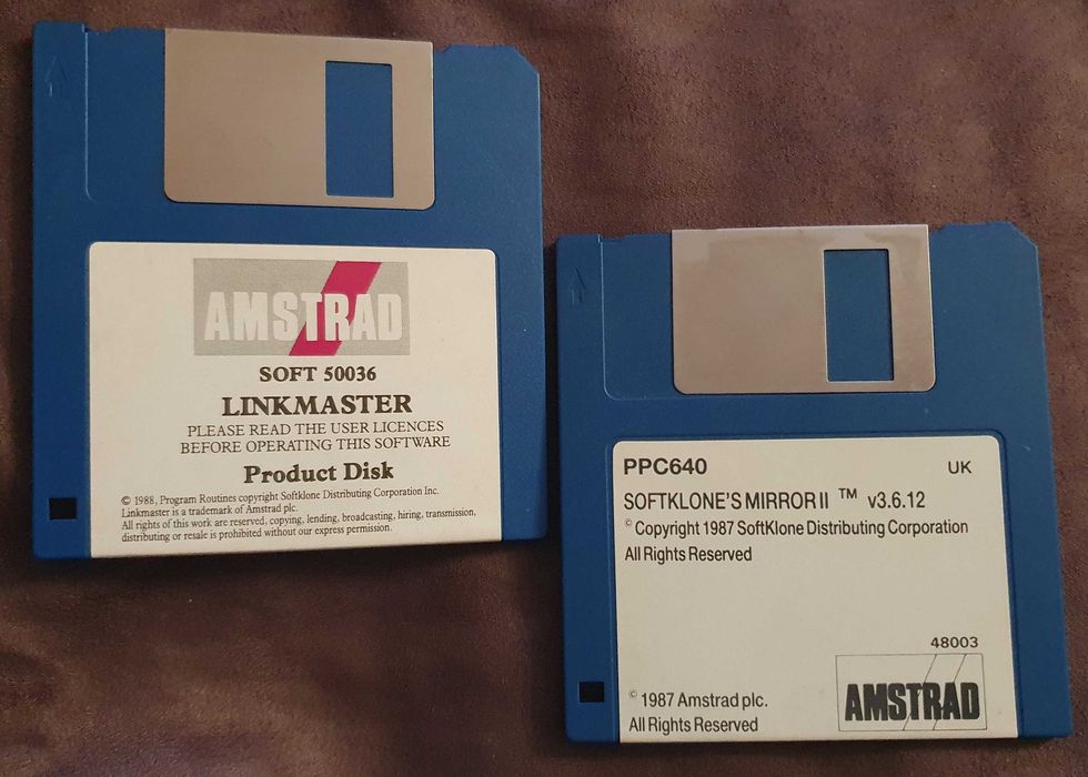 Original PC software on floppy disk and CD – vintage64739576315265121