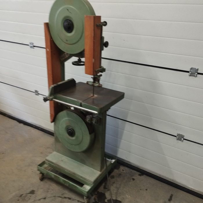 Piła taśmowa do drewna formatowa grubościówka  mlyn do płyty meblowej