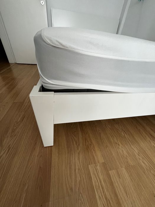 Cama Casal IKEA em branco, Nordli 160x200 cm com estrados