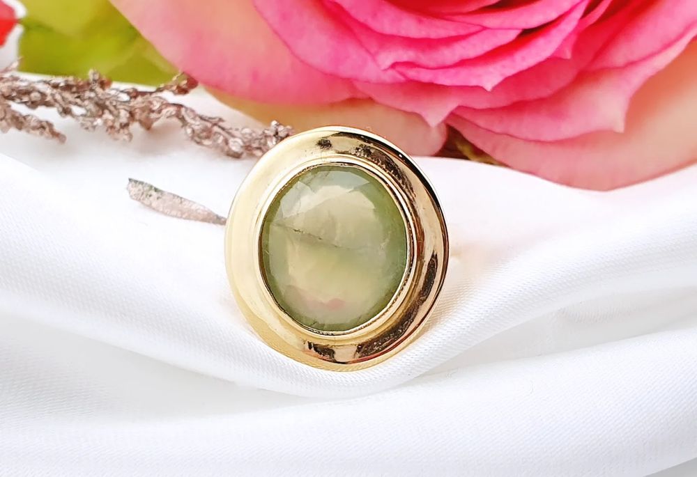 Złoty pierścionek z naturalnym Oliwinem  pr.585 (026p)