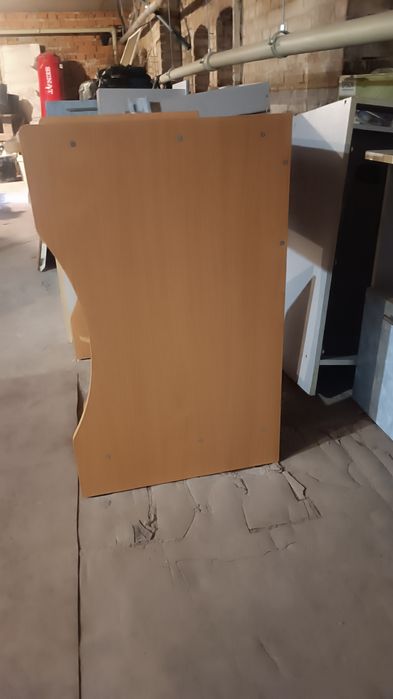 Продам компьюторный стол.