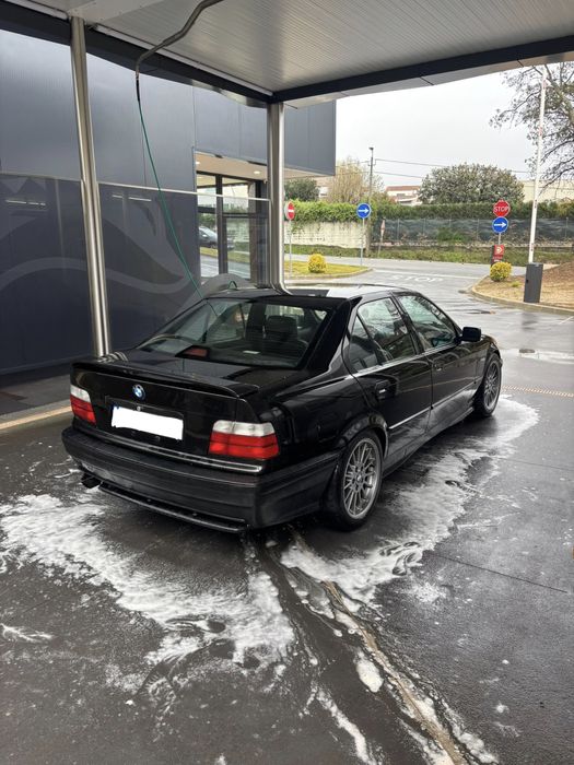 BMW 320i e36 a circular