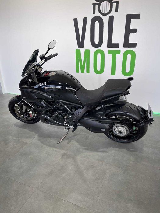 Мотоцикл Ducati diavel 1200