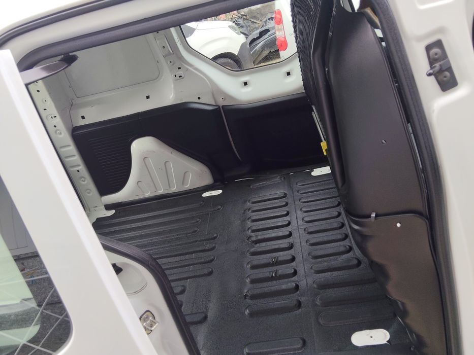 Citroën Berlingo de 2013 com 237mil km de três lugares 1.6 HDI