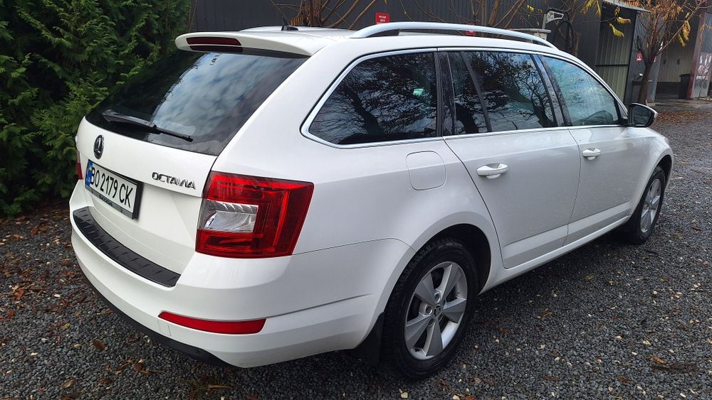 Skoda octavia a7 2.0 combi led