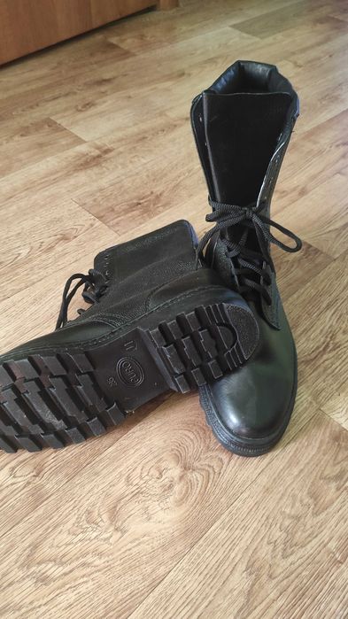 Продам чоловічі робочі черевики р. 44