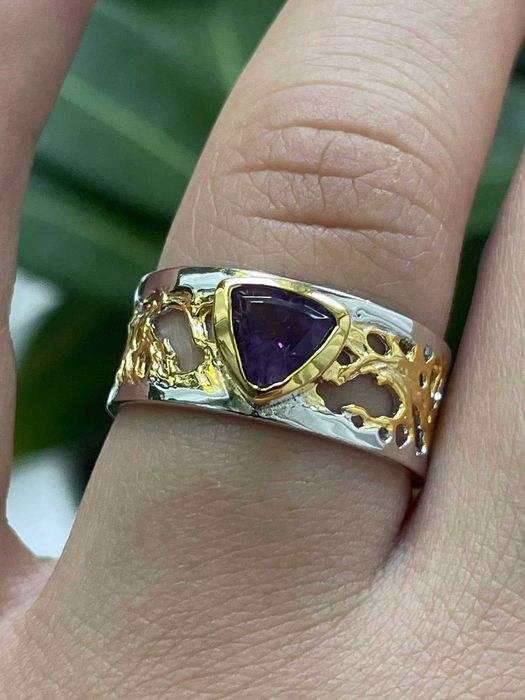 Кольцо из серебра 925 пробы с фиолетовым аметистом 6 мм, размер 18,5