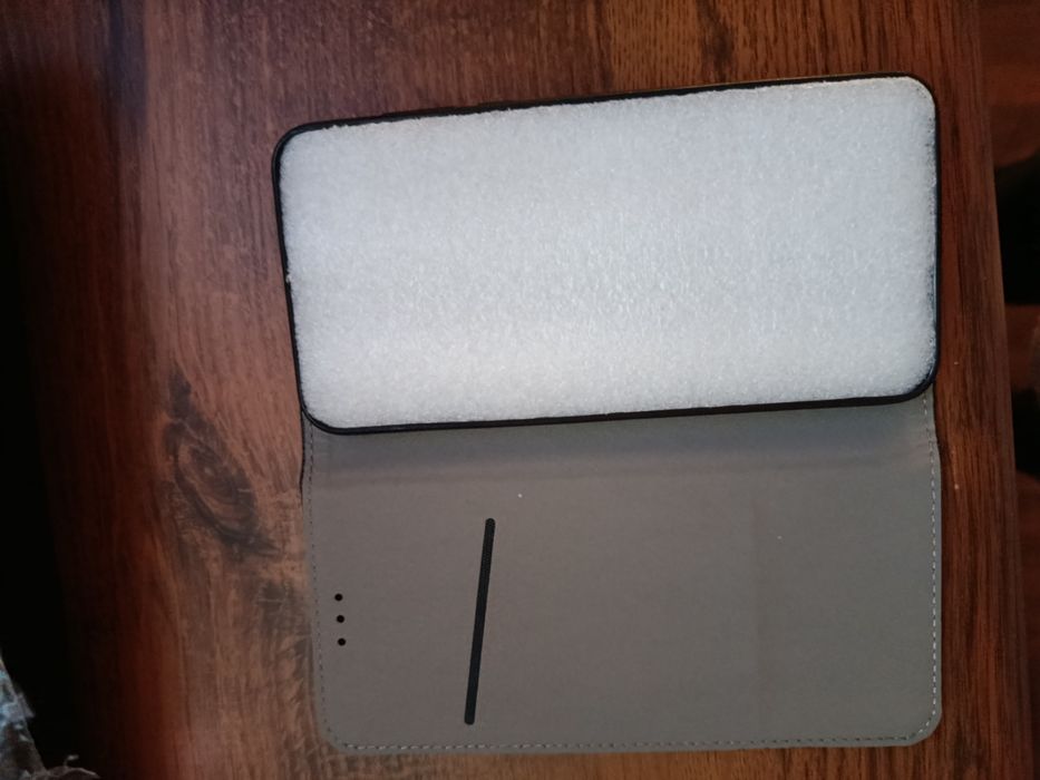 Etui z klapką na telefon HTC 12