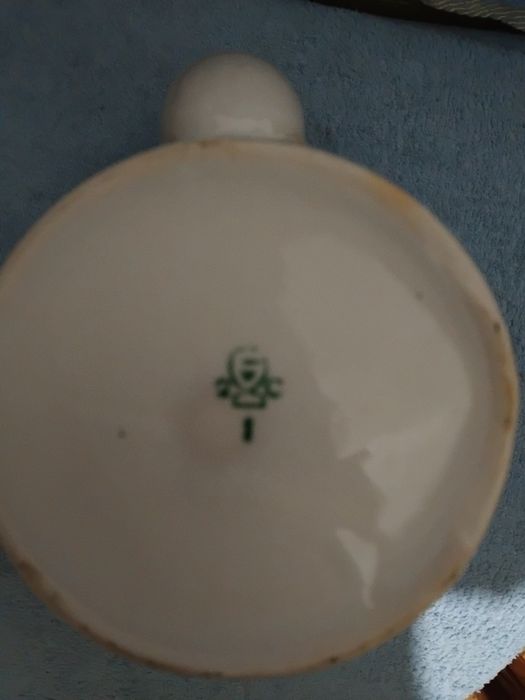 Чайник фарфоровый продам