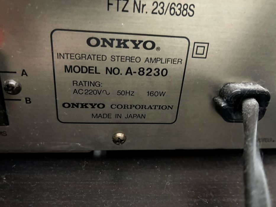 Wzmacniacz Onkyo A8230 (Amplituner)