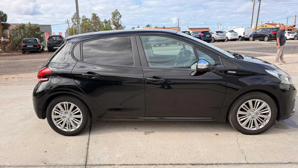 Peugeot 208 1.2 PureTech Gasolina 2018 foto 4
