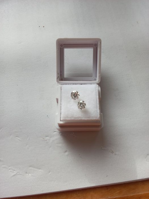 Par de Diamantes CVD Brilho puro  Preço Imbatível