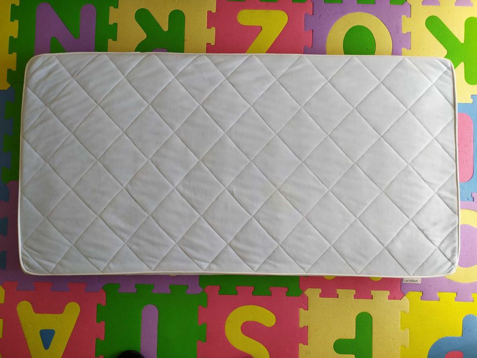 Colchão para berço/ cama de criança muito confortável