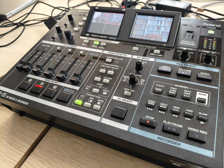 Roland VR-5 – Mesa Áudio/Vídeo Completa | Revista | Excelente Estado